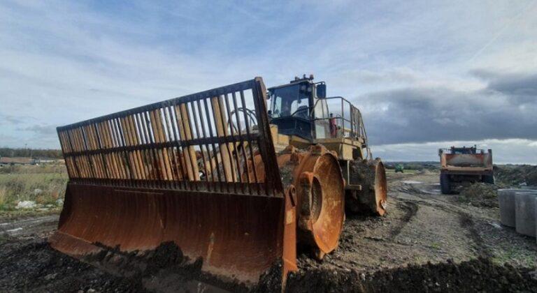 Cat Landfill Compactor Gets a New Lease on Life After a Twelve-Week Transformation